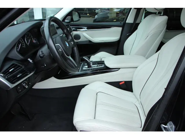 BMW X5 xDrive35i High Executive 2016 Benzine 7