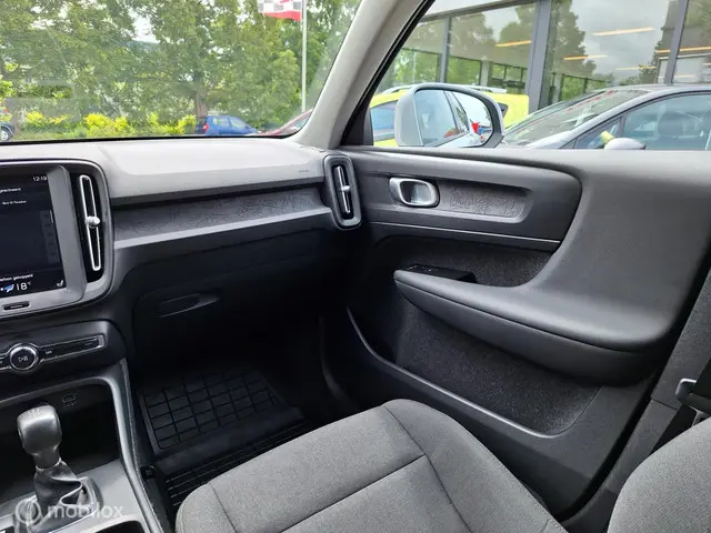 Volvo XC40 1.5 T2 MOMENTUM 2021 Benzine 21