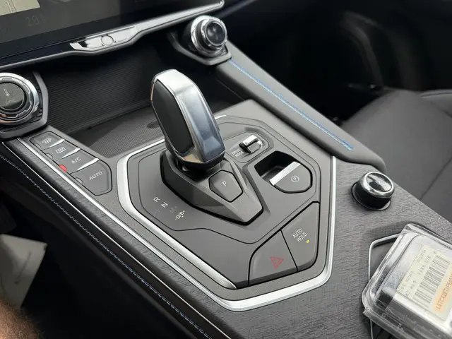 Lynk & Co 01 1.5 2025 Hybride Benzine 8