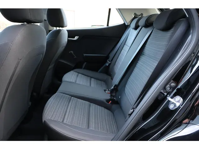 Kia Stonic 1.0 DynamicLine 2022 Hybride Benzine 13