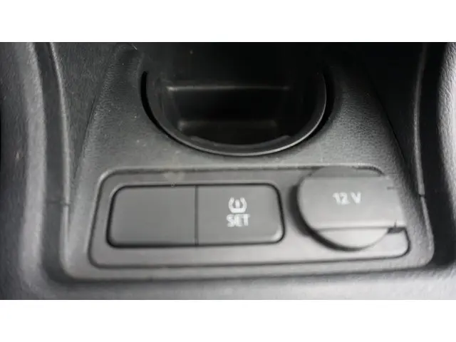 Volkswagen up! 1.0 5 Drs Airco blue tooth 2021 Benzine 8