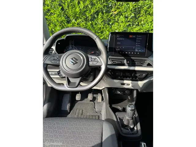Suzuki Swift 1.2 Select Smart Hybrid 2024 Benzine 9