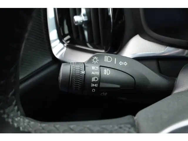 Volvo V60 T8 Recharge R-Design 2022 Hybride Benzine 11