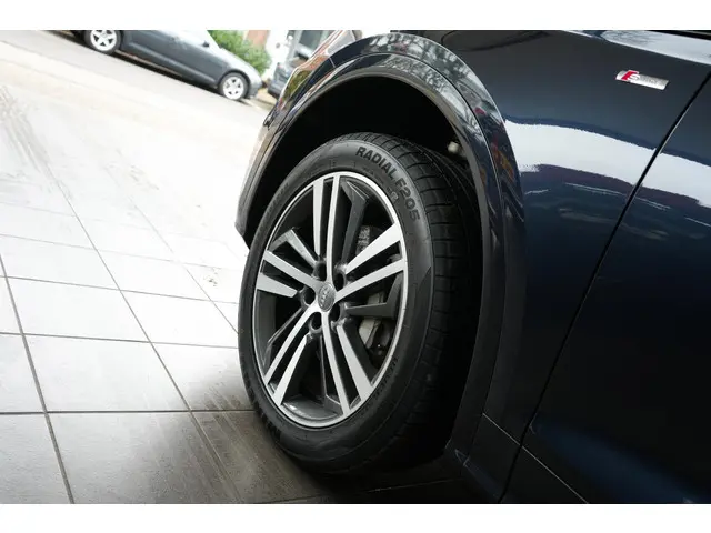 Audi Q5 55 TFSI e S Edition 2020 Hybride Benzine 36