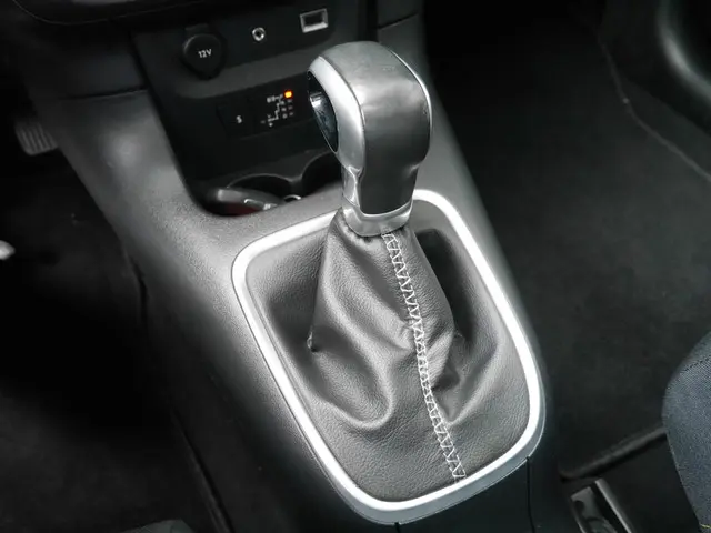 Citroën C3 1.2 PureTech Automaat Shine 2017 Benzine 43