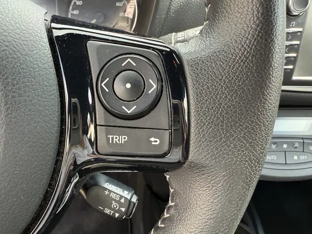 Toyota Yaris 1.5 Hybrid Energy Plus 2018 Hybride Benzine 12