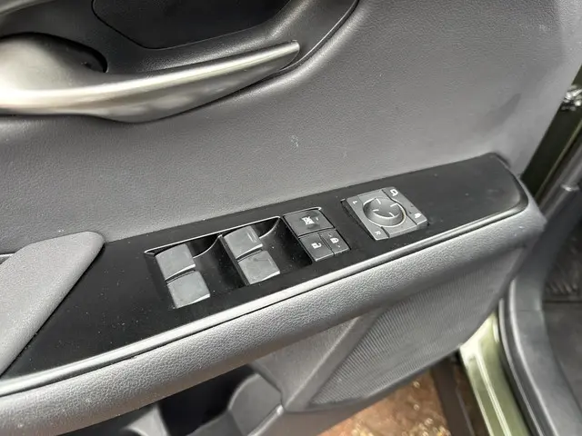 Lexus UX 250h 2022 Hybride Benzine 8