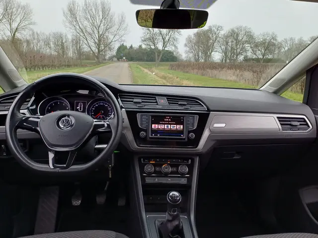 Volkswagen Touran 1.2 TSI Highline 7p 2017 Benzine 30