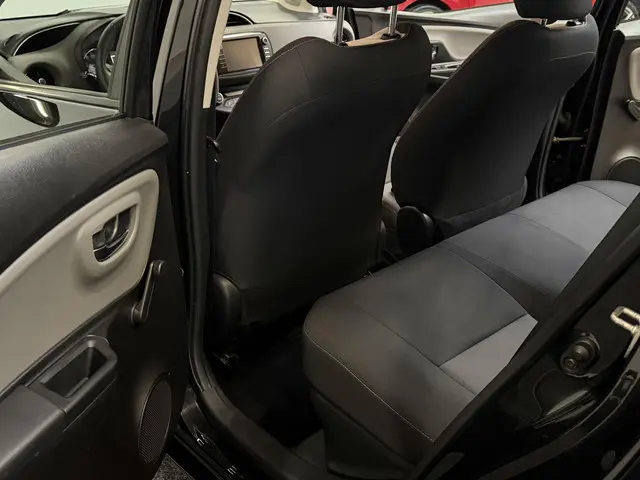 Toyota Yaris 1.5 Hybrid Aspiration 2018 Hybride Benzine 26