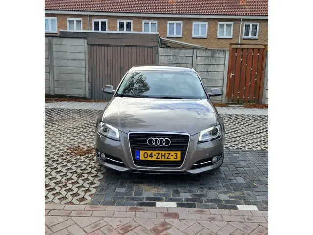 Audi A3 Sportback 1.2 TFSI Attraction Advance 2012 Benzine 2