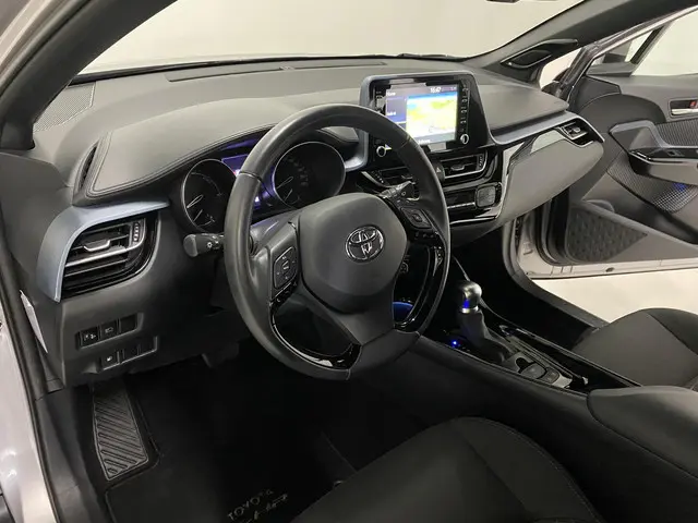 Toyota C-HR 2.0 Hybrid Style 2021 Hybride Benzine 14