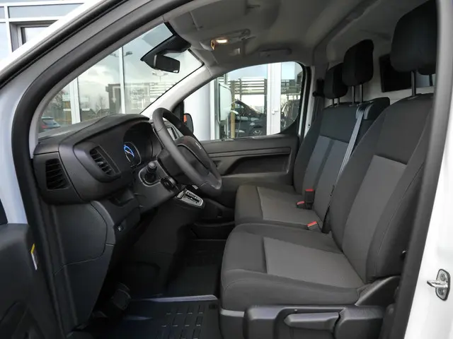 Peugeot e-Expert EV L3 75 kWh 2024 Elektrisch 9