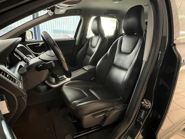 Volvo XC60 2.0 T5 FWD Kinetic TREKHAAK 2015 Benzine 16