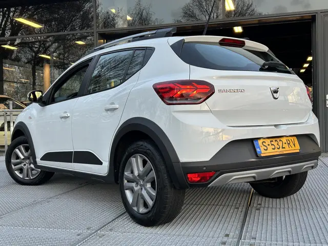 Dacia Sandero Stepway 1.0 TCe 90 Comfort 2023 Benzine 6