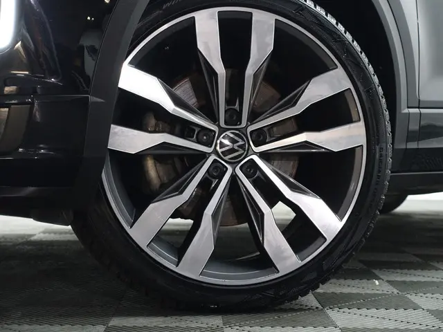 Volkswagen T-Roc 1.5 TSI R-Line+ Aut- 2021 Benzine 33