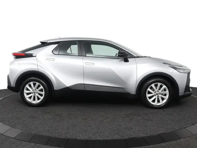 Toyota C-HR 1.8 Hybrid 140 Active 2024 Hybride Benzine 12