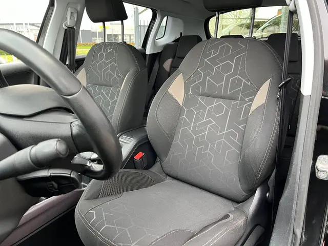 Peugeot 2008 1.2 PureTech Style 2015 Benzine 18