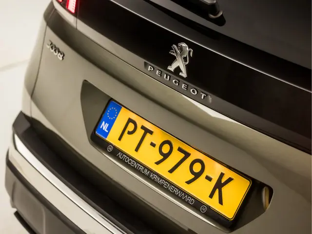 Peugeot 3008 1.2 PureTech Sport 2017 Benzine 27