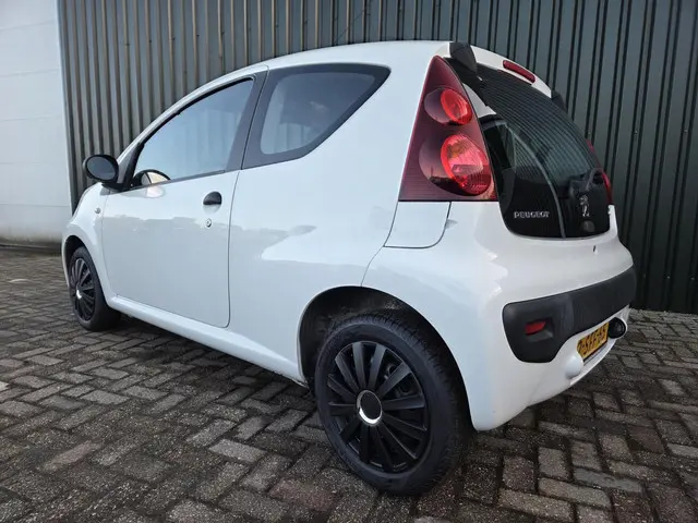 Peugeot 107 1.0 Access AIRCO 63000 km !!! 2013 Benzine 3