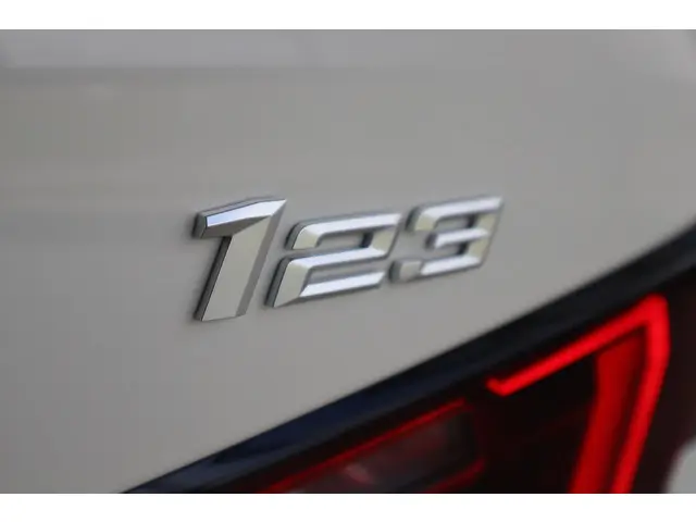 BMW 1 Serie 123 xDrive 5-deurs 2025 Benzine 29