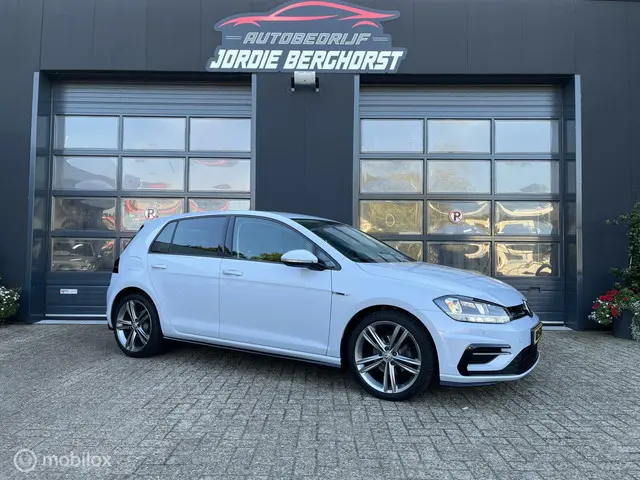Volkswagen Golf 1.0 TSI Highline R-line 2018 Benzine 3