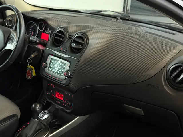 Alfa Romeo MiTo 1.4 T Exclusive Bluetooth 2015 Benzine 18