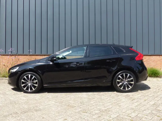 Volvo V40 T3 Dynamic Edition 2019 Benzine 3