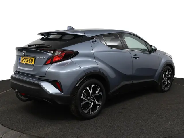 Toyota C-HR 2
