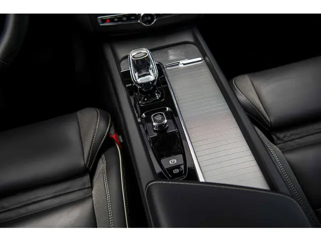 Volvo XC60 B5 Plus Dark 2022 Benzine 14