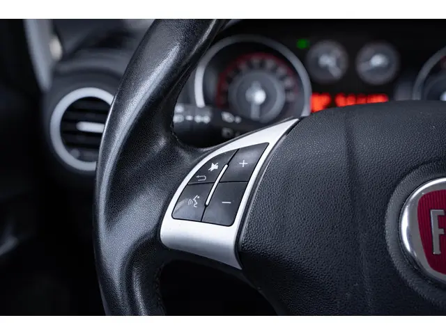 Fiat Punto Evo 1.2 Street 2015 Benzine 21