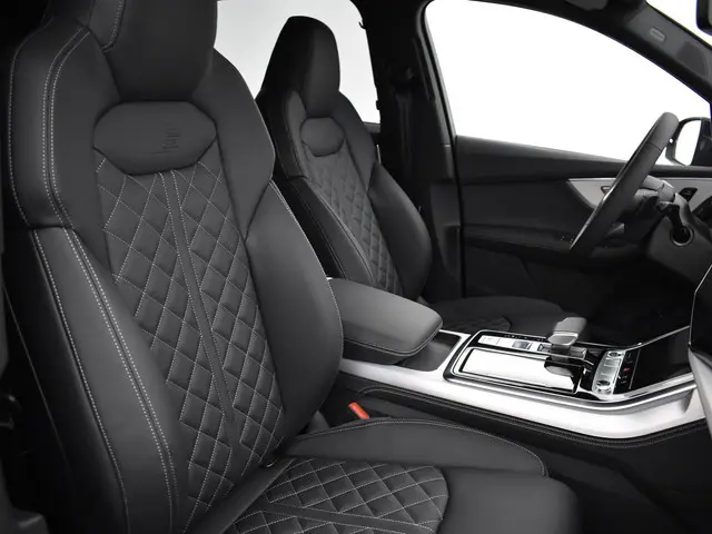 Audi Q7 55 TFSI e quattro Pro Line S 394 PK 2025 Benzine 7