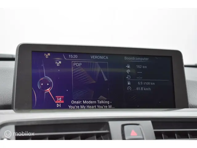 BMW 3 Serie 320i High Executive 2014 Benzine 10