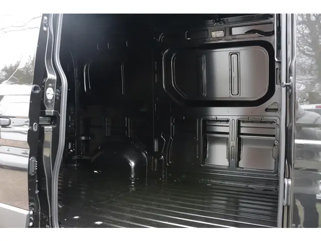 Renault Master T35 2.0 dCi 130 L2H2 Advance 2024 Diesel 26