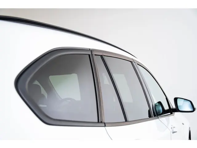 BMW X1 xDrive25e High Executive 2022 Hybride Benzine 25