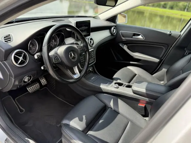 Mercedes-Benz GLA 200 Prestige 2016 Benzine 5