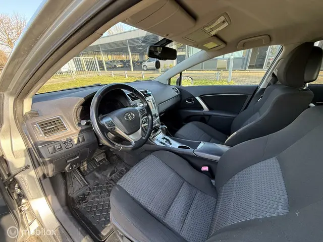 Toyota Avensis 1.8 VVTi Business 2012 Benzine 2