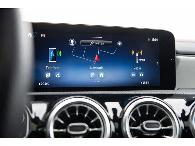 Mercedes-Benz CLA 180 AMG Line 2024 Benzine 22