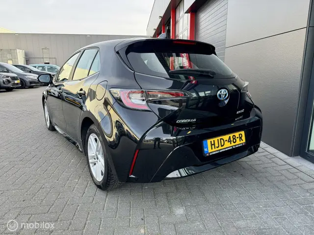 Toyota Corolla 1.8 Hybrid Active 2023 Hybride Benzine 7