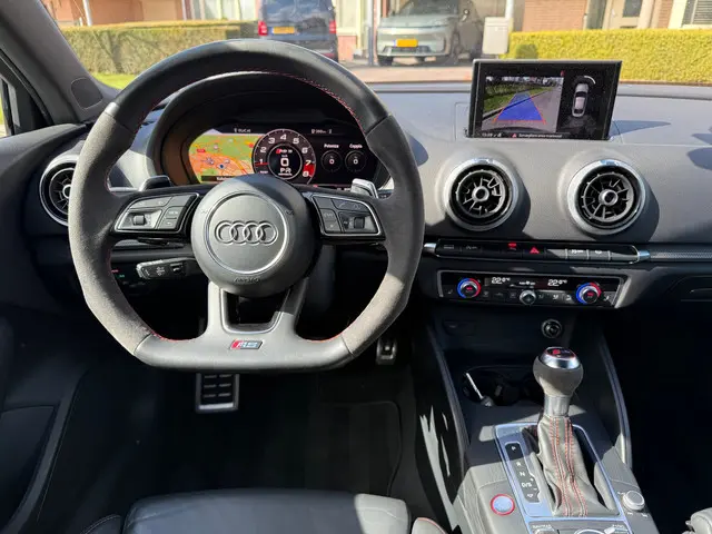 Audi RS3 A3 Limousine 2.5 TFSI quattro 2018 Benzine 9