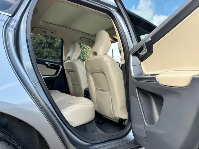 Volvo XC60 2.0 D4 FWD Polar+ | Harman/Kardon 2017 Diesel 8