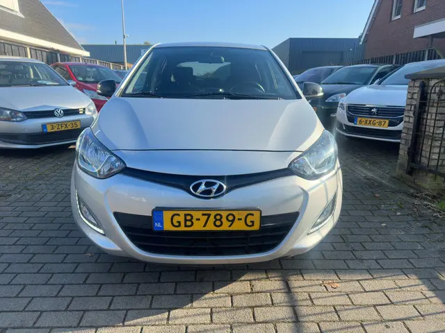 Hyundai i20 1.2 HP i-Motion 2016 Benzine 2