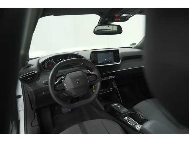 Peugeot 2008 PureTech 130 EAT8 Allure 2023 Benzine 2
