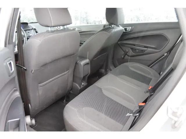 Ford Fiesta 1.0 ECOBOOST TITANIUM AUT. 2014 Benzine 14