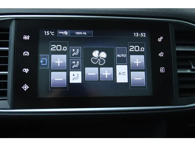 Peugeot 308 1.2 PT ALLURE 2017 Benzine 25