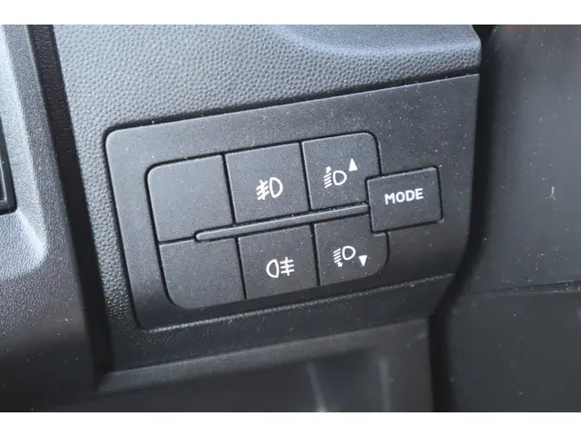 Peugeot Boxer 330 2.2 HDI L1H1 Première 2015 Diesel 24