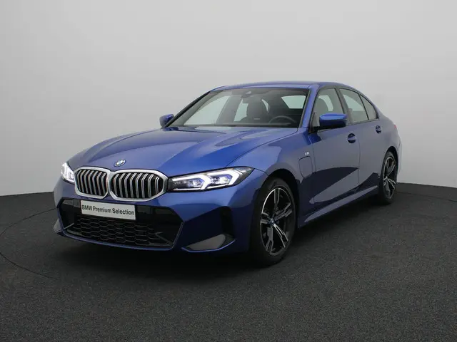 BMW 3 Serie Sedan 330e 2024 Hybride Benzine 41