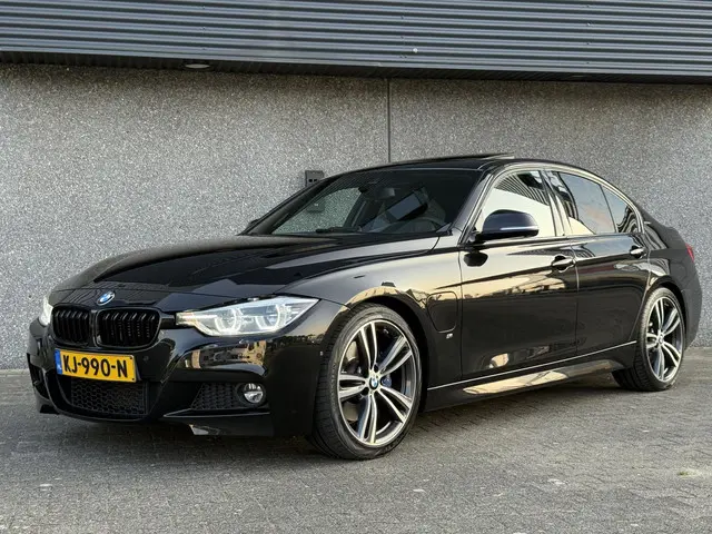 BMW 3 Serie 330e m Sport 2016 Hybride Benzine 8