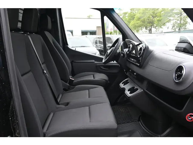 Mercedes-Benz Sprinter 317 CDI L2H2 Pro 2024 Diesel 7