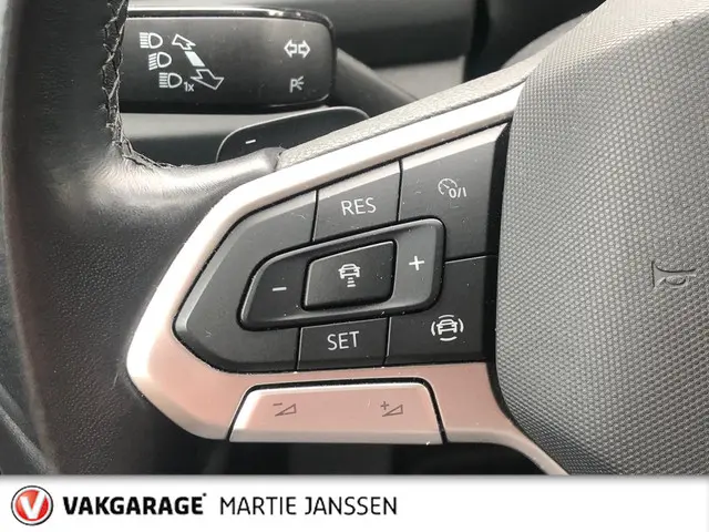 Volkswagen T-Roc 1.5 TSI Life Business 2022 Benzine 25