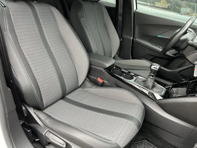 Peugeot 2008 1.2 Turbo 100 PK Allure Pack | 2021 Benzine 38